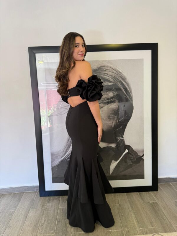 Ruffle Sleeves Gown in Black Outlet - Imagen 2