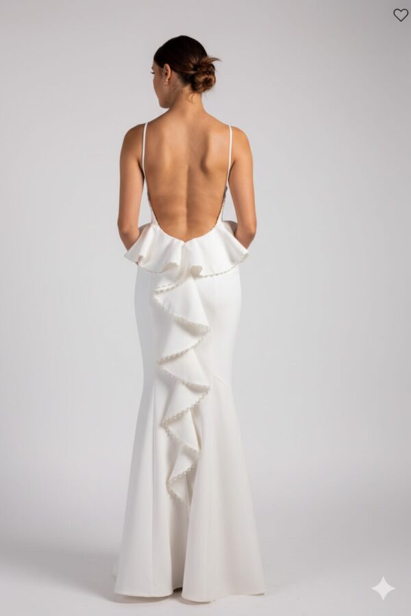Helen Ruffle Embellished Gown in Ivorry - Imagen 2